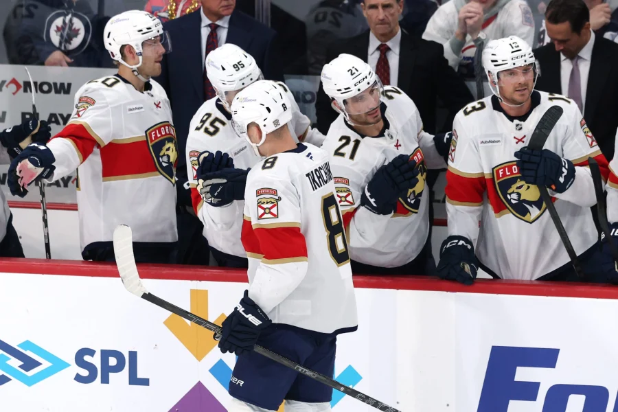 NHL周五前瞻：三场焦点战深度解析，专家精选投注指南！